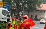 [ẢNH] Cuồng nhiệt cổ động viên Việt Nam trước giờ bóng lăn